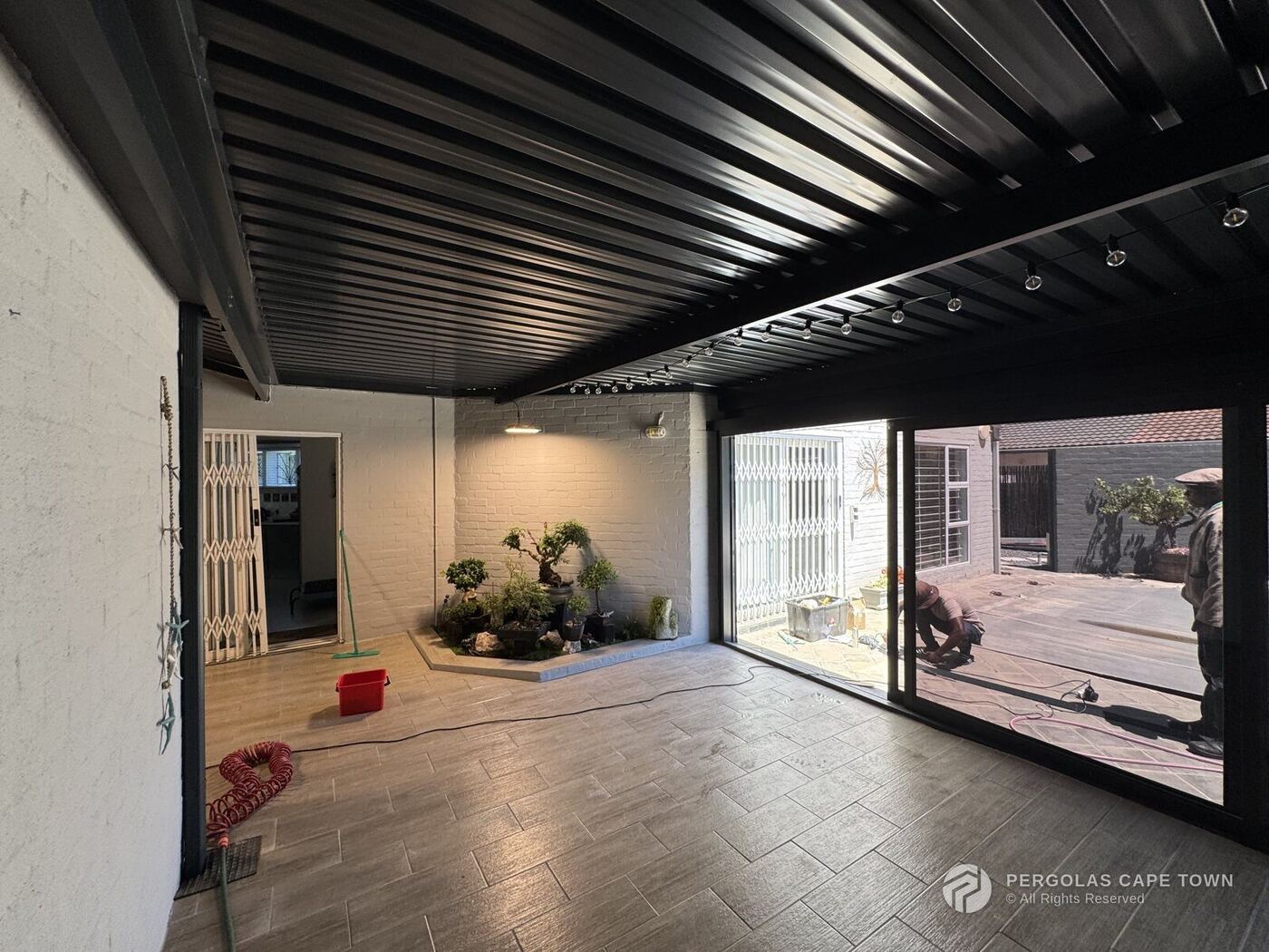 Charcoal ibr pergola flamingo vlei table view