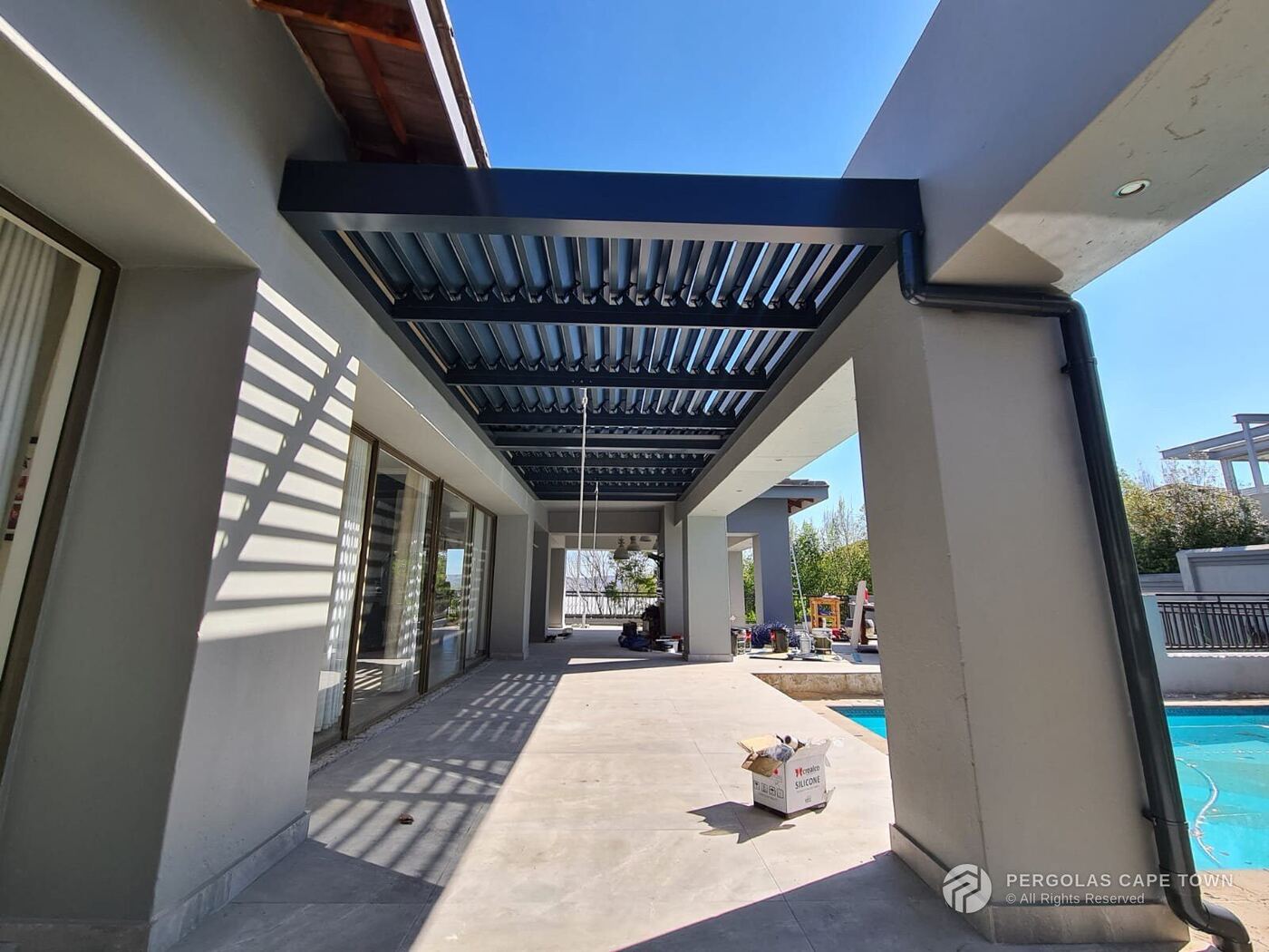Aluminium pergola built for Cape Doctor wind conditions