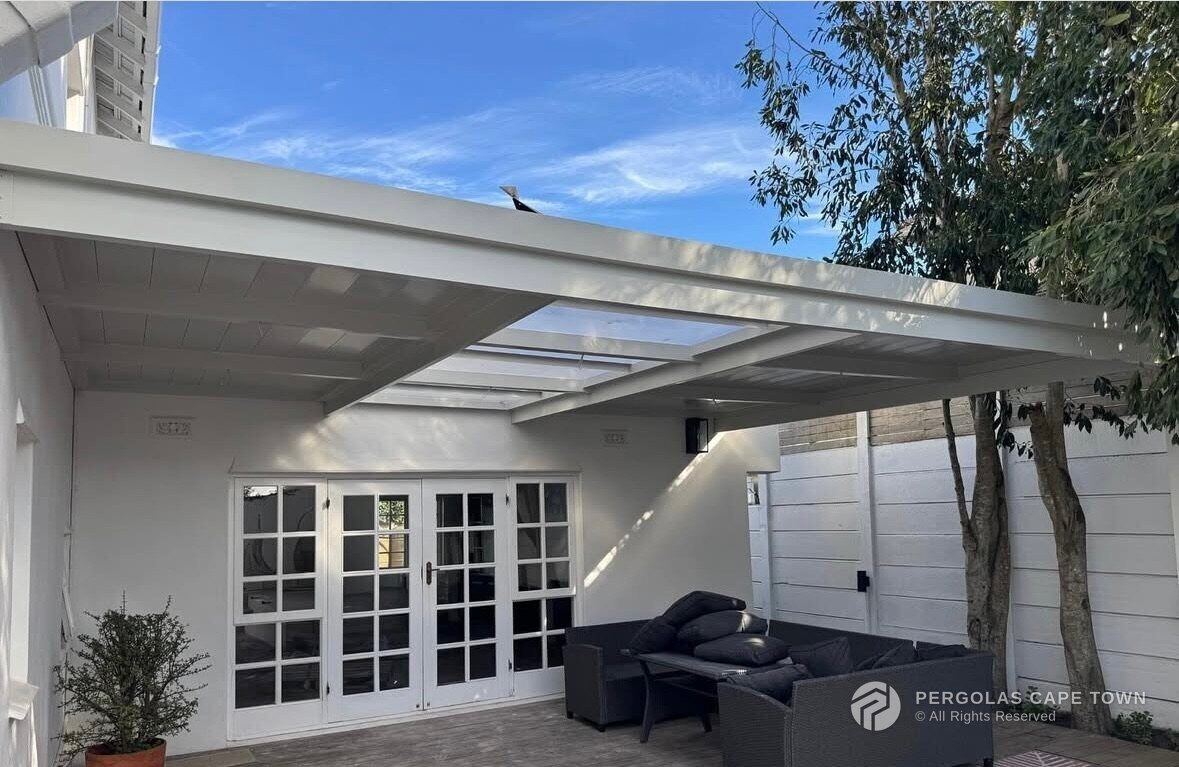 Marble white aluminium ceiling with marble multiwall skylight