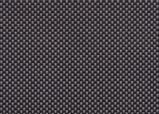 Retractable shearweave shade fabric over an aluminium pergola
